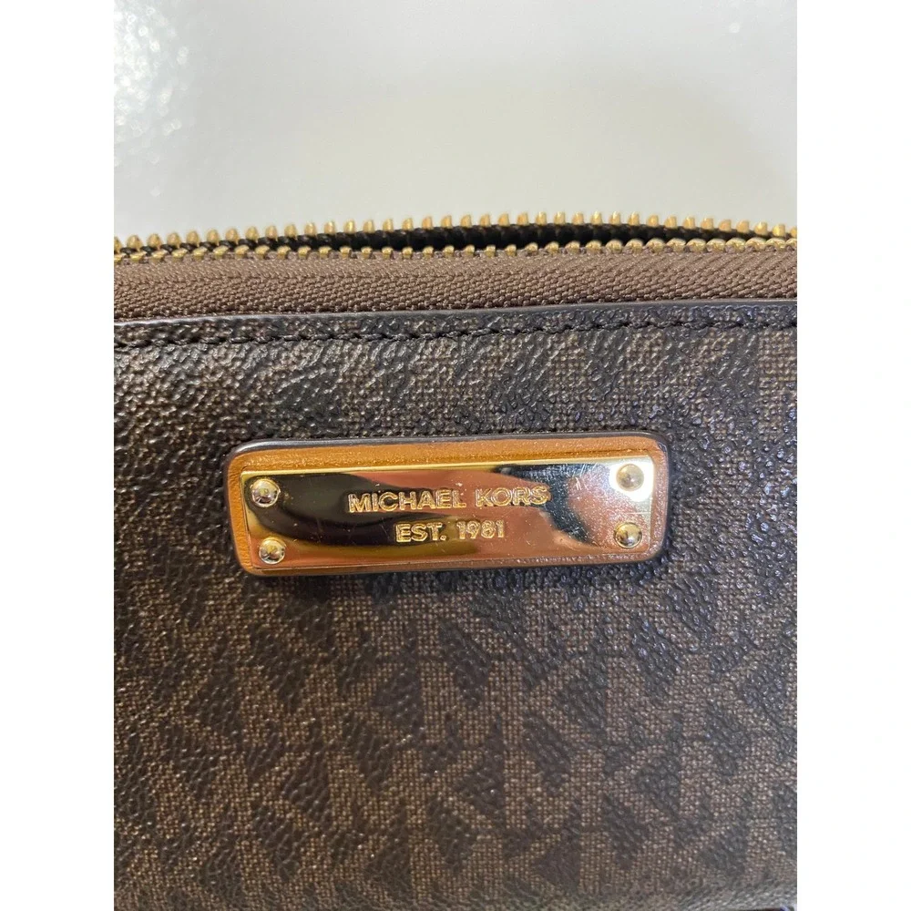 Michael Kors Jet Set Travel Continental Wristlet Wallet Brown Logo Gold Hardware